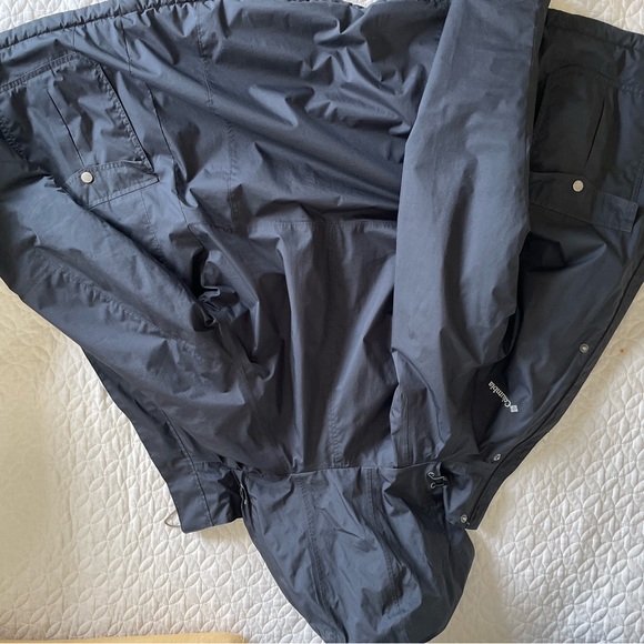 Well, cared for Columbia jacket – spring/fall. Used but no damage. - Picture 3 of 3